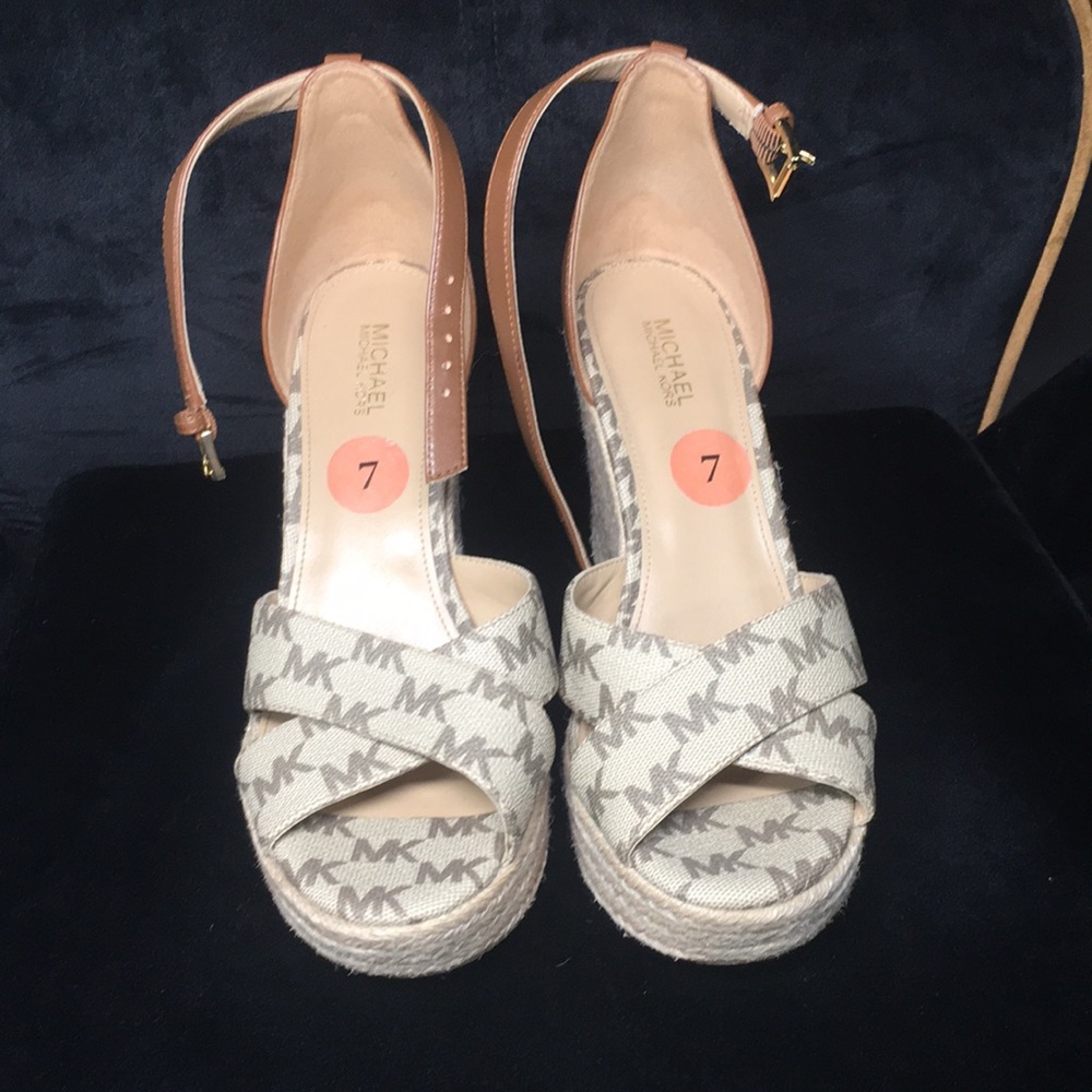 Womens Michael Kors size 7 jute wedge sandal